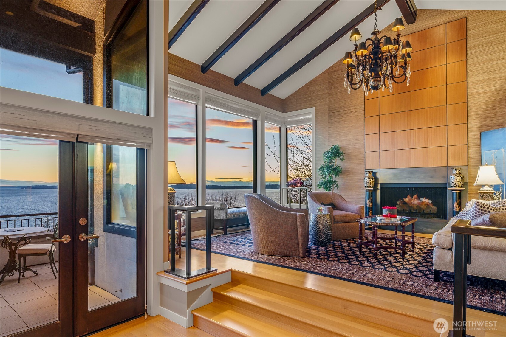 1640 Magnolia Boulevard W