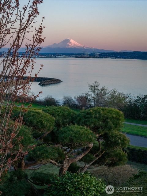 Photo of 1640 Magnolia Boulevard W, Seattle, WA 98199 (MLS # 2469138)