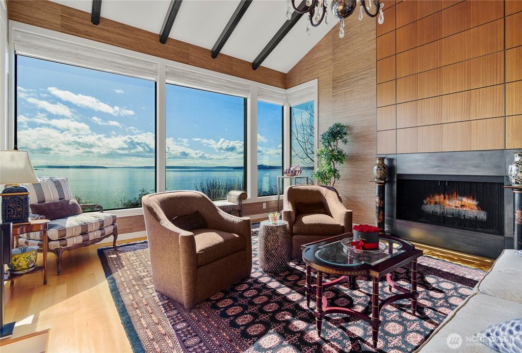 Photo of 1640 Magnolia Boulevard W, Seattle, WA 98199 (MLS # 2469138)