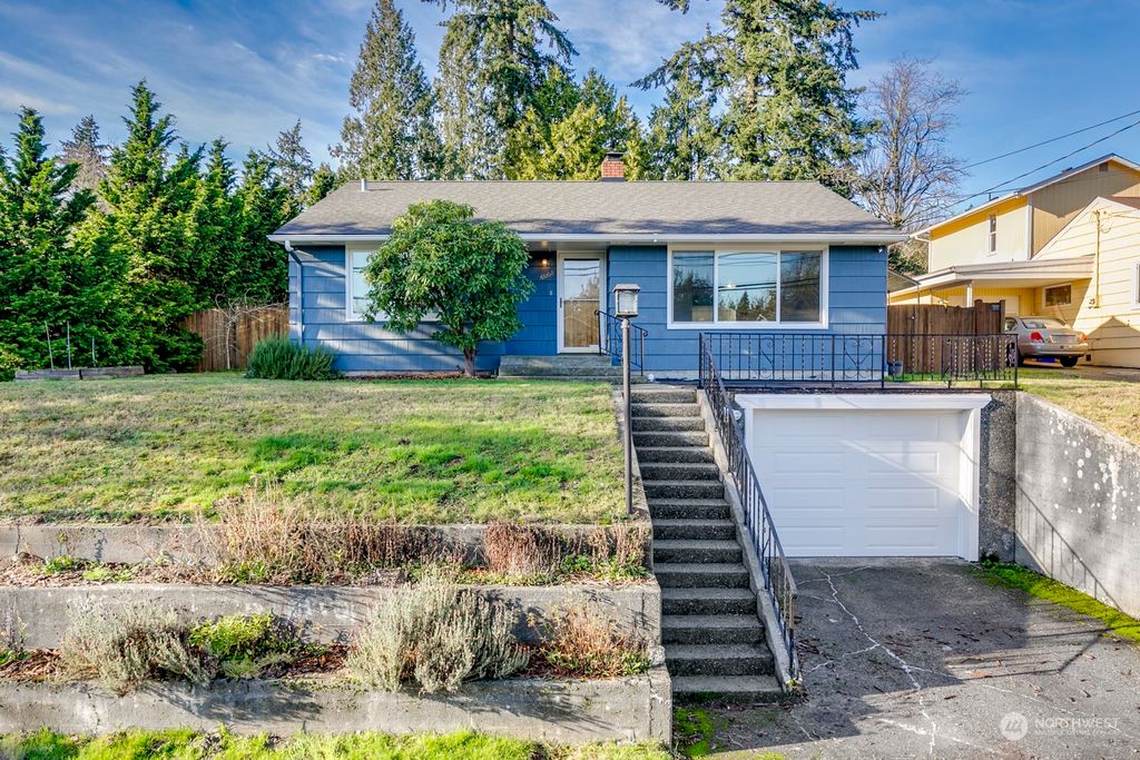 Photo of 6008 Fleming Street, Everett, WA 98203 (MLS # 2322135)