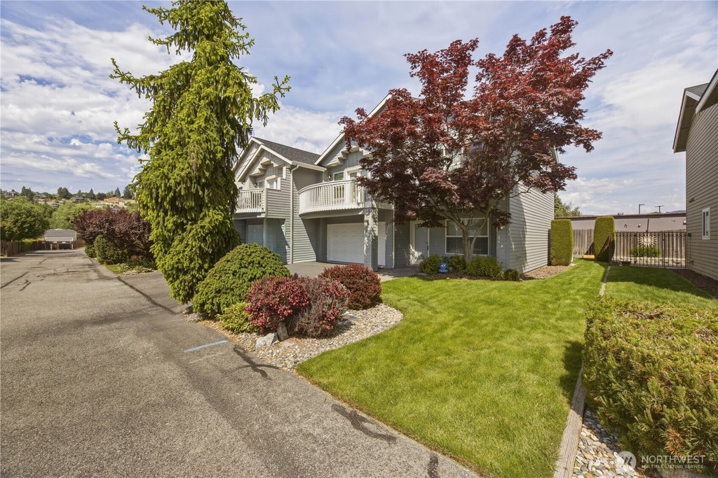 Photo of 222 Parkway Drive, Manson, WA 98831 (MLS # 2588975)
