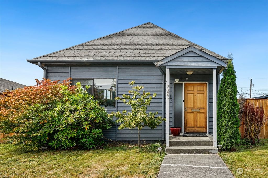 Photo of 2220 State Street, Everett, WA 98201 (MLS # 2279156)