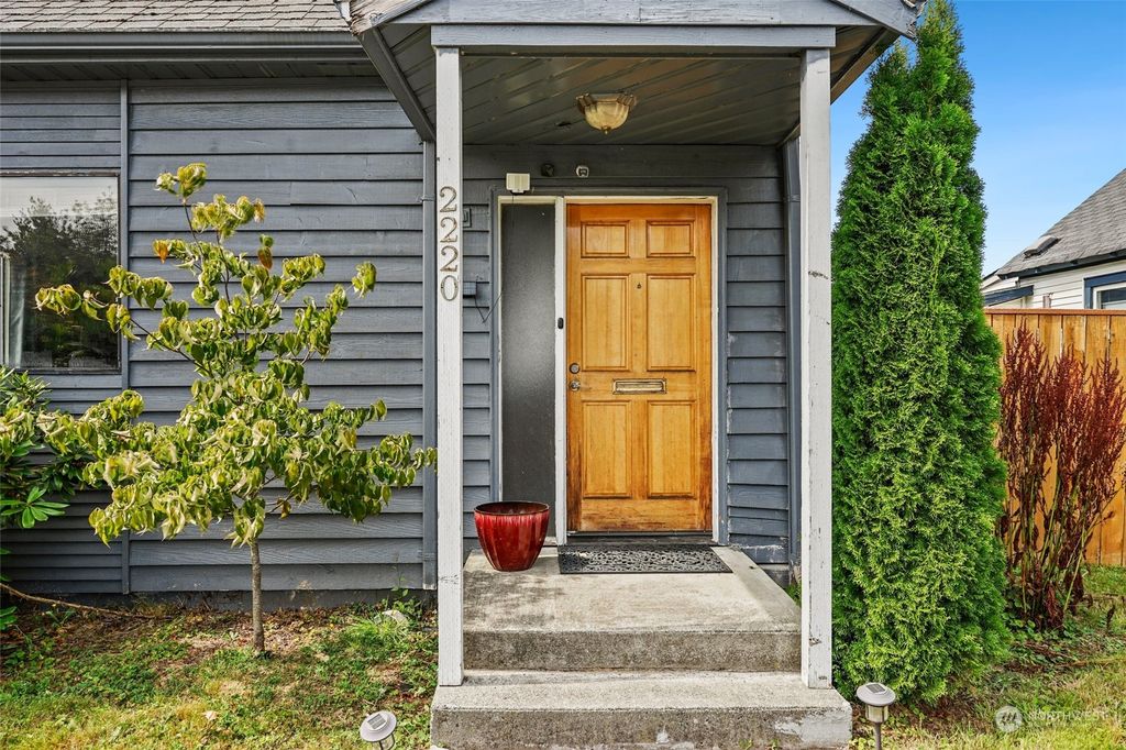 Photo of 2220 State Street, Everett, WA 98201 (MLS # 2279156)