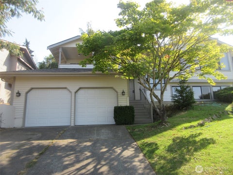 Photo of 19242 98th Avenue S, Renton, WA 98055 (MLS # 2565161)