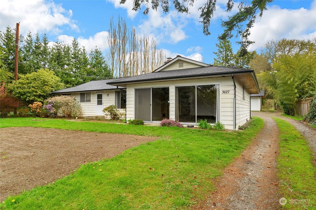 Photo of 3627 Sunnyside Boulevard, Marysville, WA 98270 (MLS # 2057593)