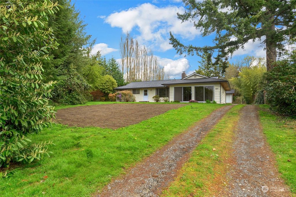 Photo of 3627 Sunnyside Boulevard, Marysville, WA 98270 (MLS # 2057593)