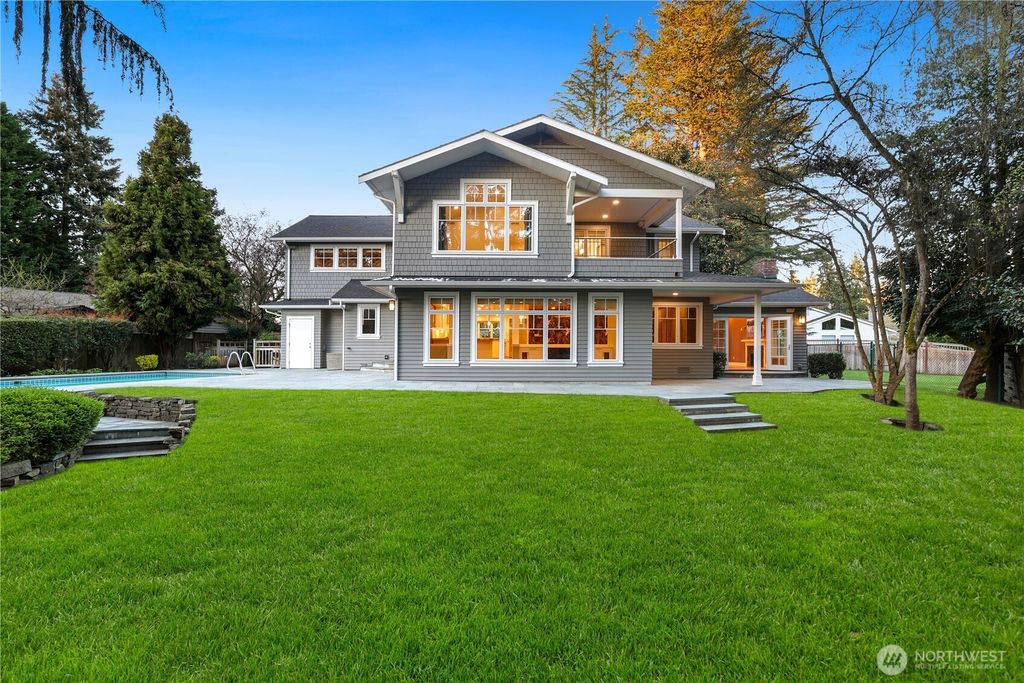 Photo of 37 Tatoosh Ky Ky, Bellevue, WA 98006 (MLS # 2505056)