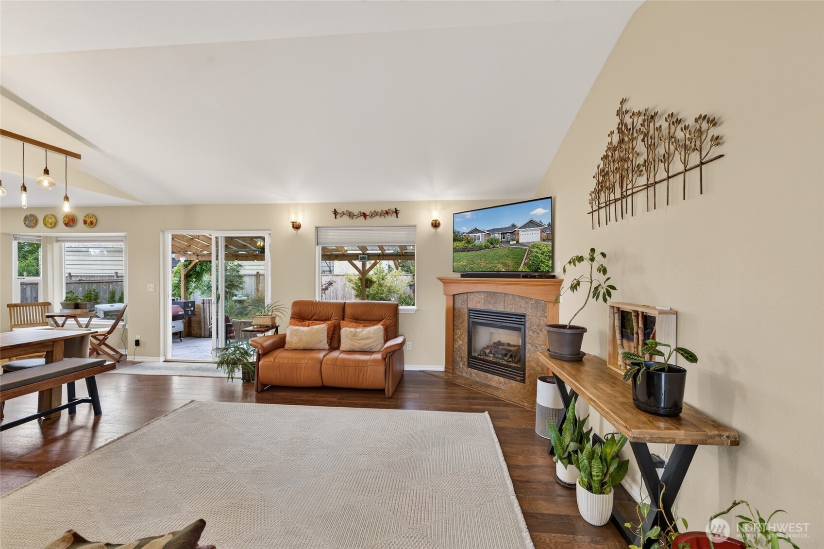 162 E Cobblestone Lane
