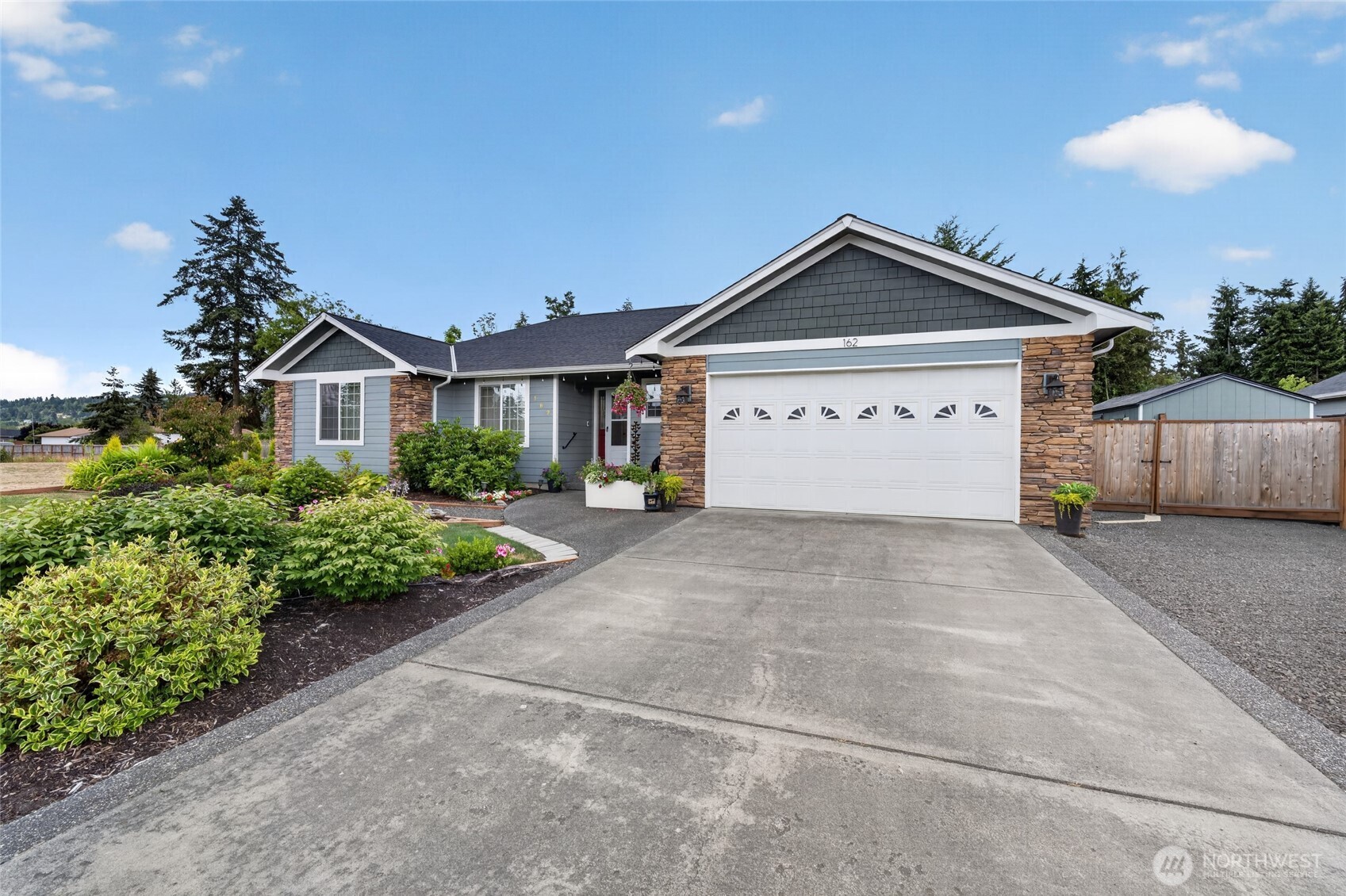 162 E Cobblestone Lane