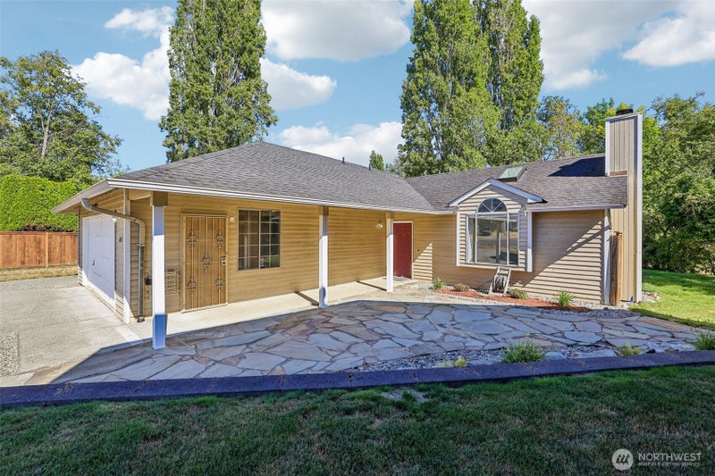 1643 S 245th Place