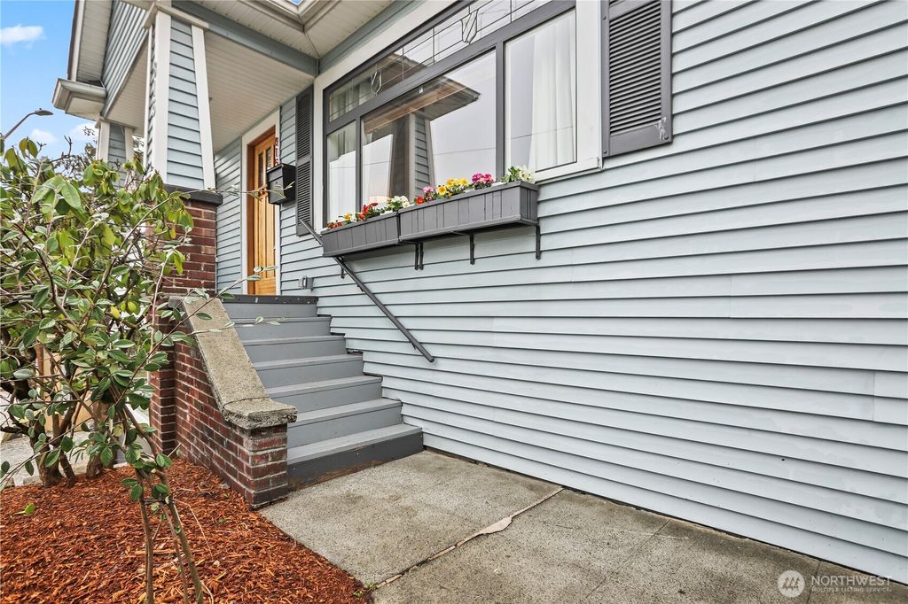 Photo of 815 N 45th Street, Seattle, WA 98103 (MLS # 2345863)