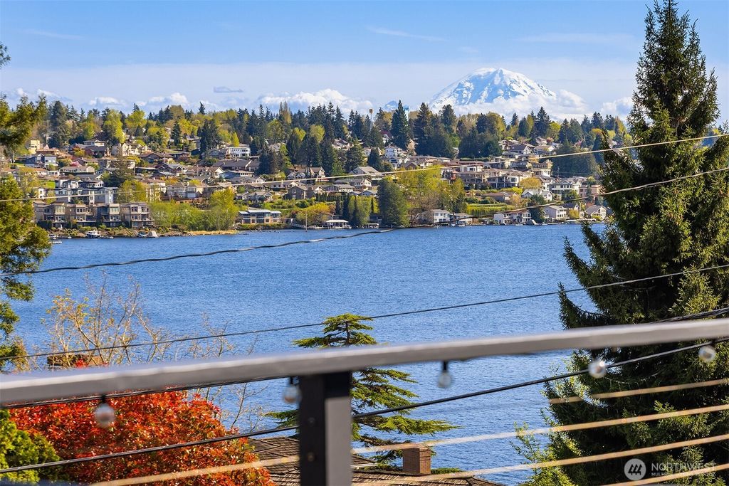 Photo of 7245 E Mercer Way, Mercer Island, WA 98040 (MLS # 2362807)