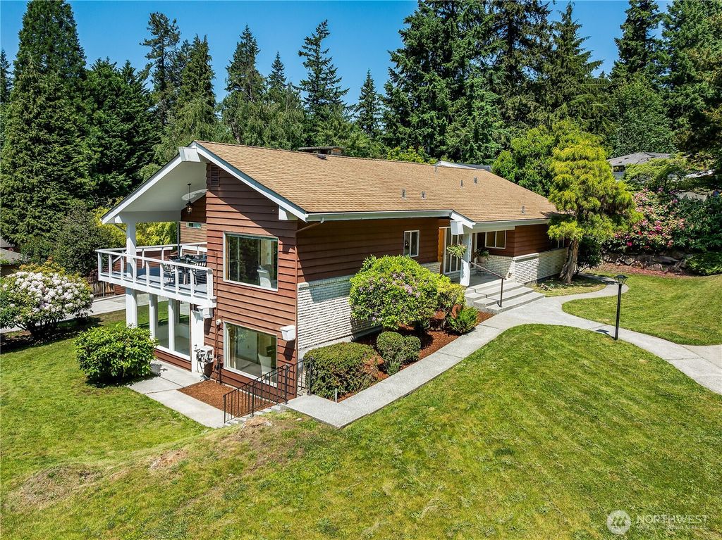 Photo of 18609 41st Place NE, Lake Forest Park, WA 98155 (MLS # 2375166)