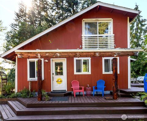 17148 Russian Hill Lane SE Rainier WA 98576