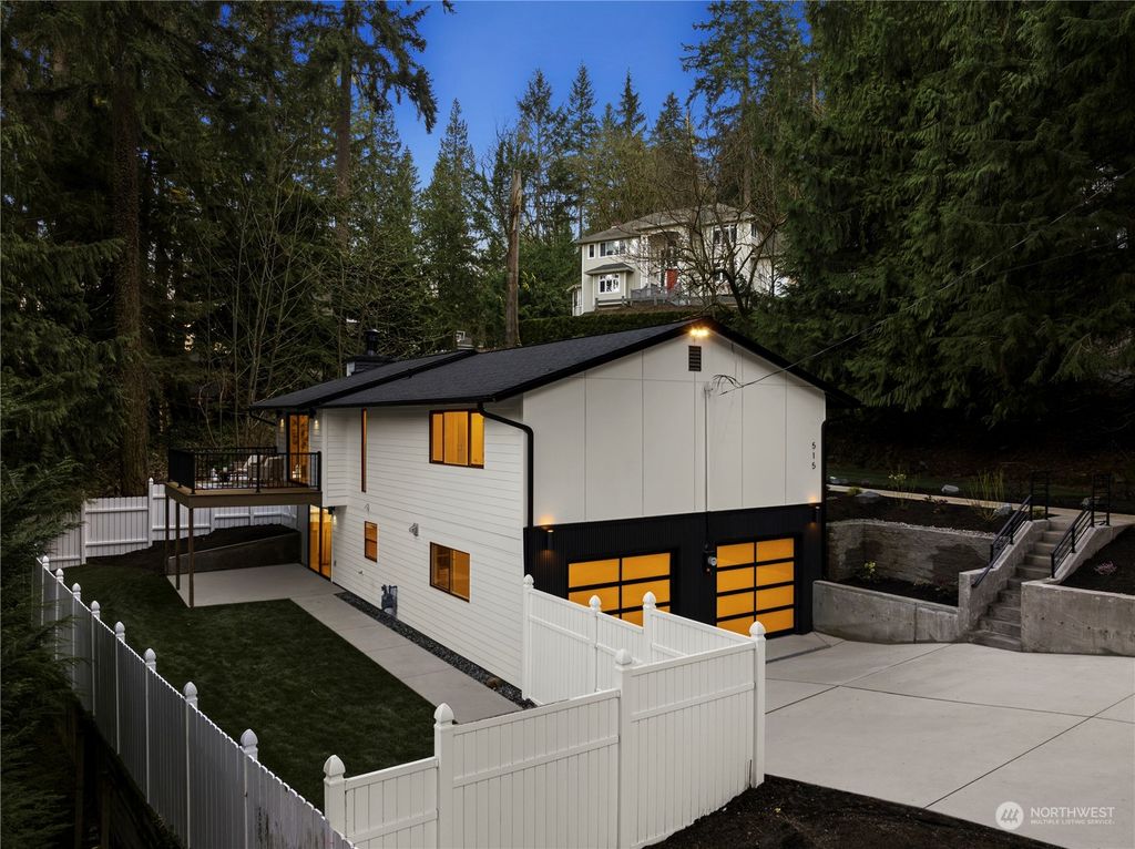 Photo of 515 SW Ellerwood Street, Issaquah, WA 98027 (MLS # 2213211)