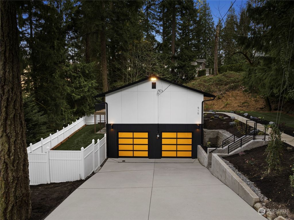 Photo of 515 SW Ellerwood Street, Issaquah, WA 98027 (MLS # 2213211)