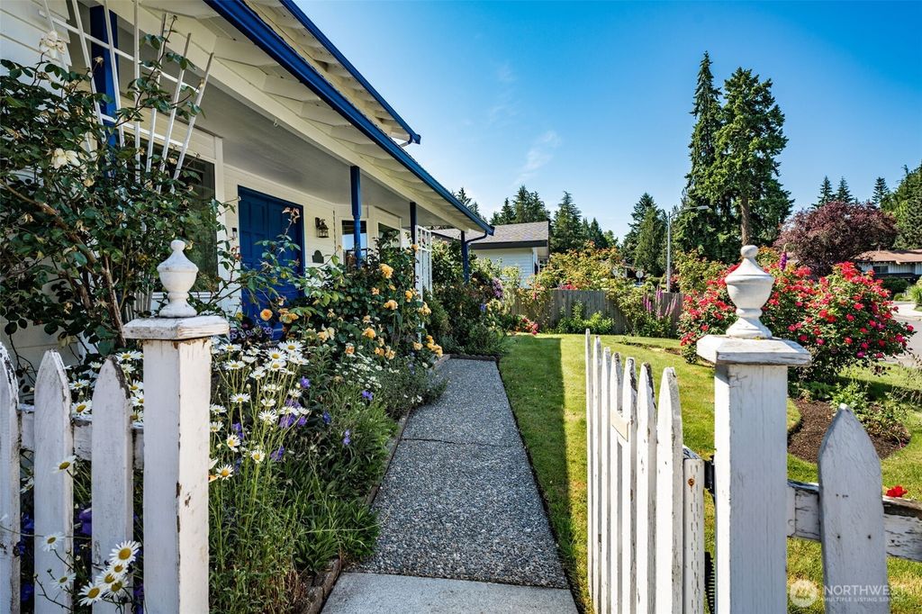 Photo of 11810 103rd Avenue NE, Kirkland, WA 98034 (MLS # 2389667)