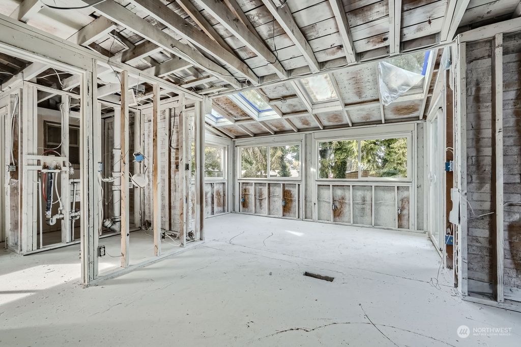 Photo of 16545 5th Avenue S, Burien, WA 98148 (MLS # 2298437)