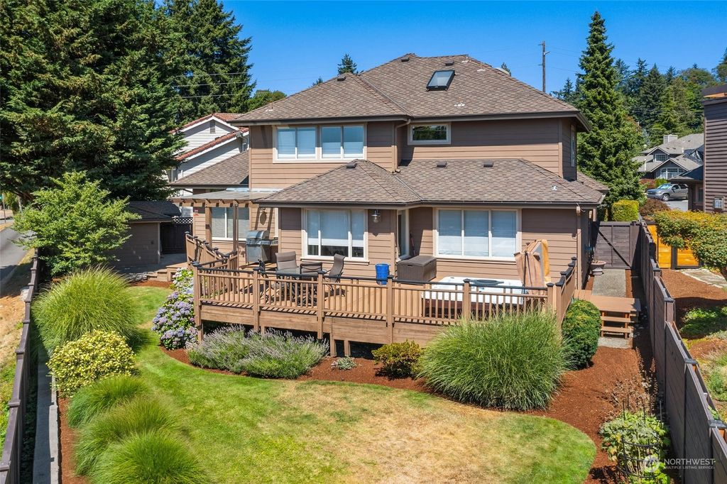 Photo of 7617 114th Court SE, Newcastle, WA 98056 (MLS # 2164307)