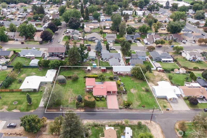 1850 Delmont Street