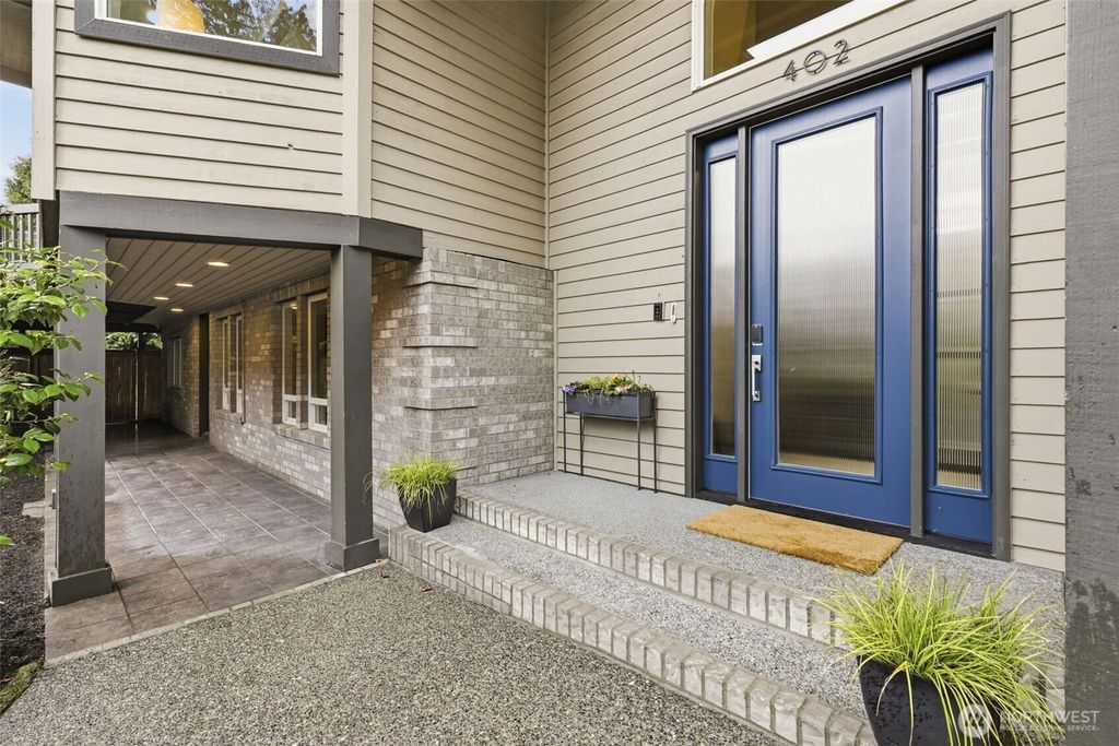 Photo of 402 S Slater Street, Kirkland, WA 98033 (MLS # 2487107)