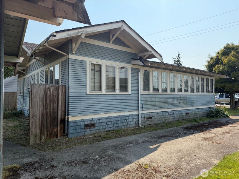 1814 Douglas Street