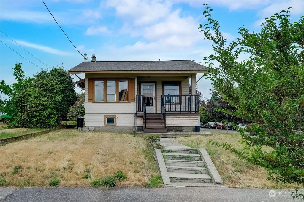 Photo of 4600 SW Graham Street, Seattle, WA 98136 (MLS # 2143317)