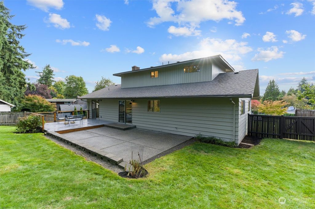 Photo of 20012 101st Place NE, Bothell, WA 98011 (MLS # 2171481)