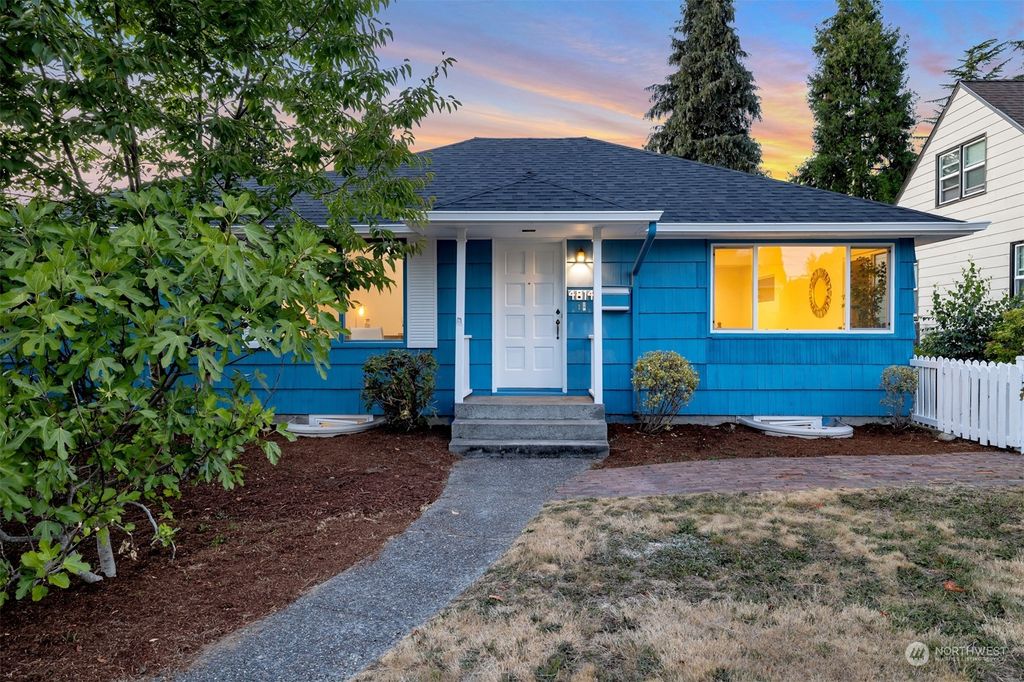 Photo of 4814 NE 74th Street, Seattle, WA 98115 (MLS # 2140450)