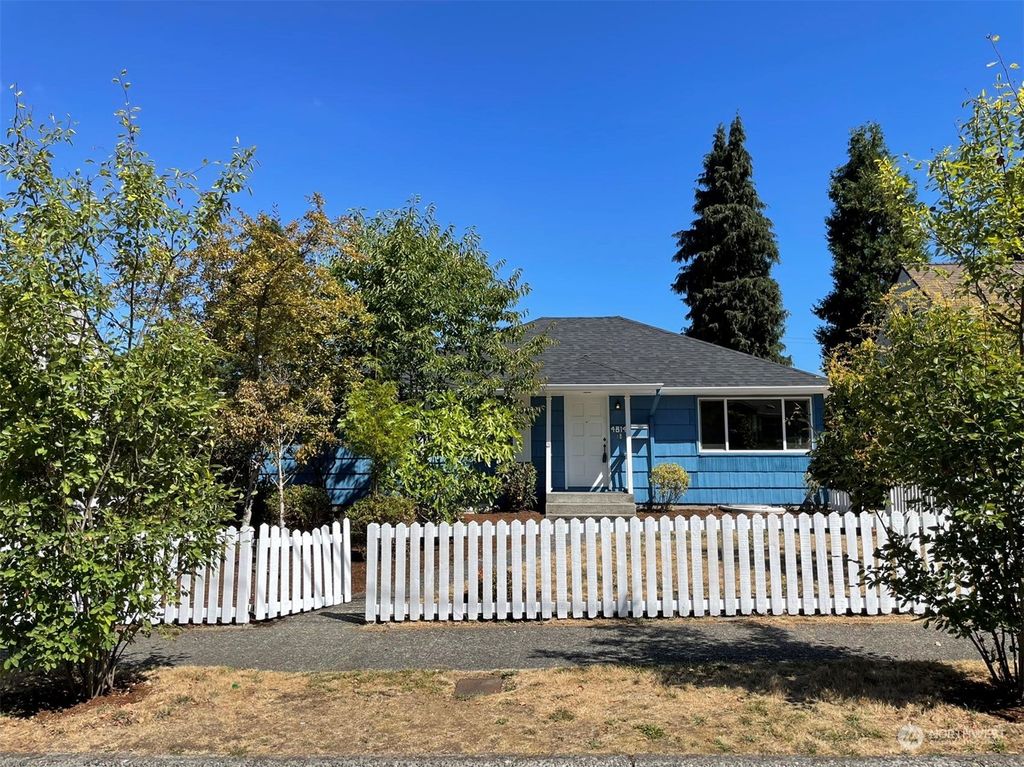 Photo of 4814 NE 74th Street, Seattle, WA 98115 (MLS # 2140450)