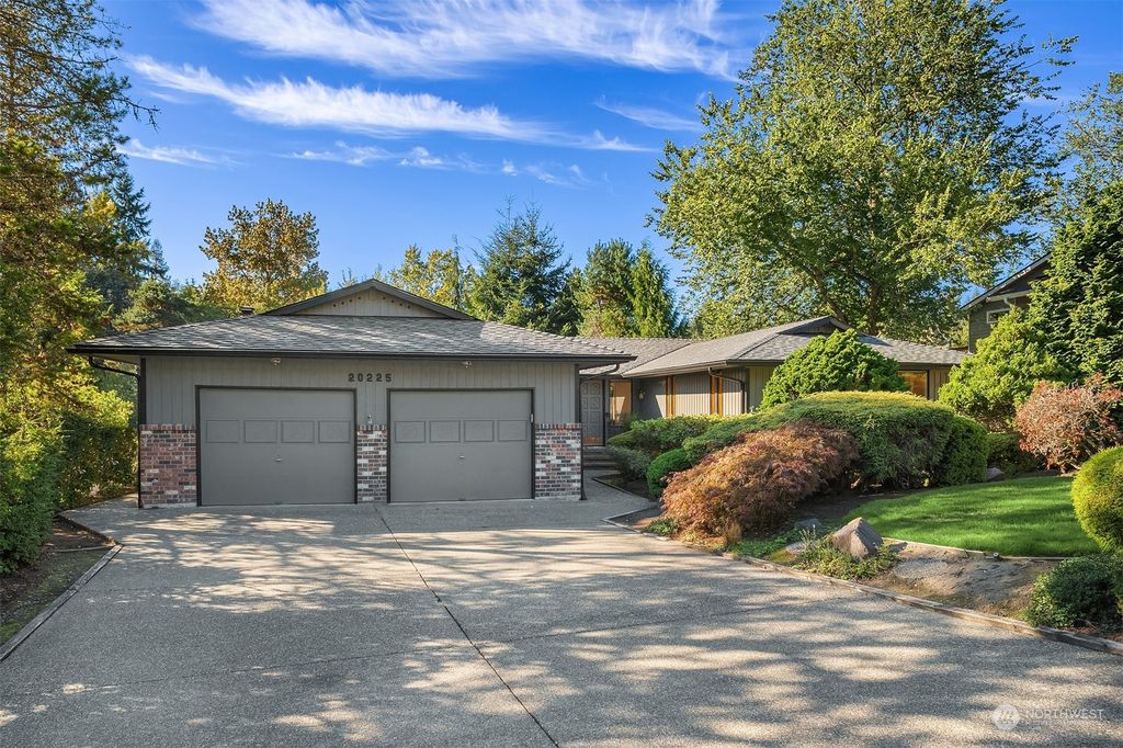 Photo of 20225 41st Place NE, Lake Forest Park, WA 98155 (MLS # 2286478)