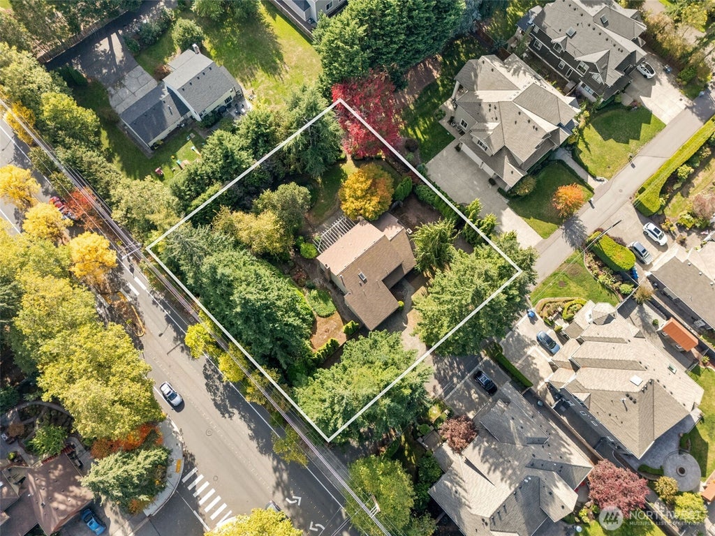 Photo of 405 140th Avenue NE, Bellevue, WA 98005 (MLS # 2590438)