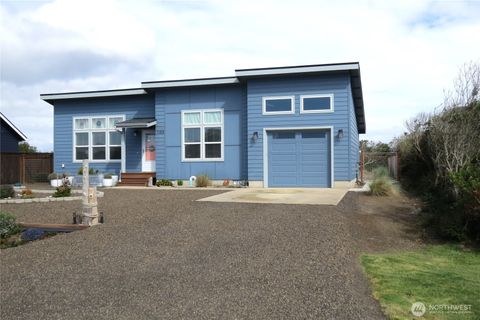 Photo of 1188 Greenview Avenue SW, Ocean Shores, WA 98569 (MLS # 2506394)