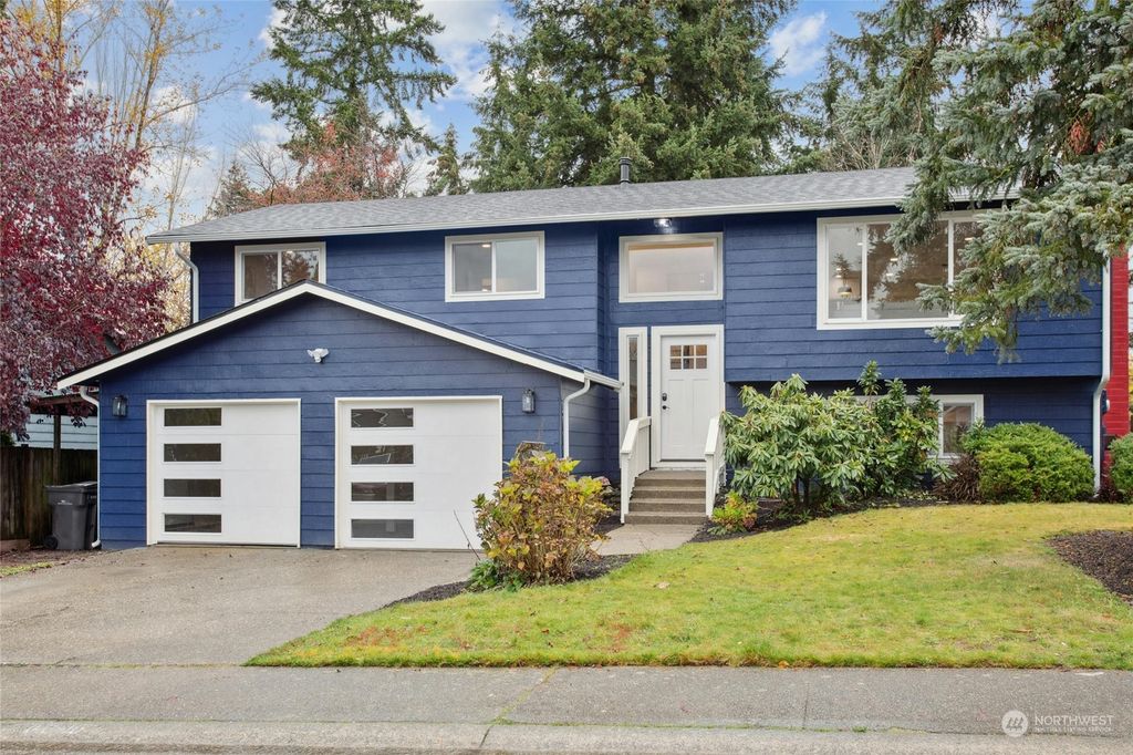 Photo of 12830 NE 135th Street, Kirkland, WA 98034 (MLS # 2310620)