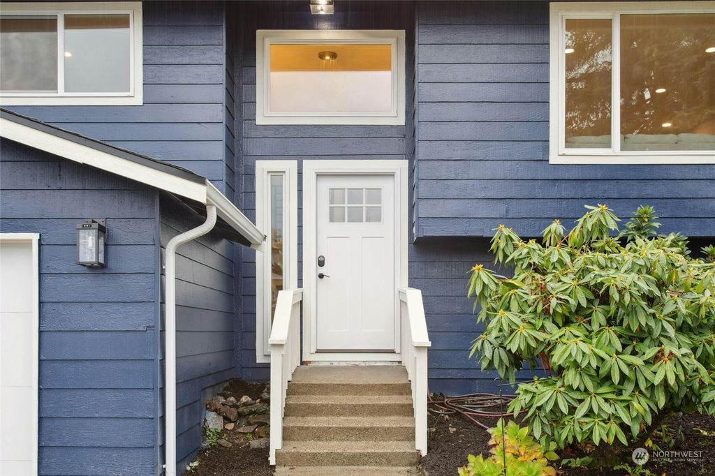 Photo of 12830 NE 135th Street, Kirkland, WA 98034 (MLS # 2310620)