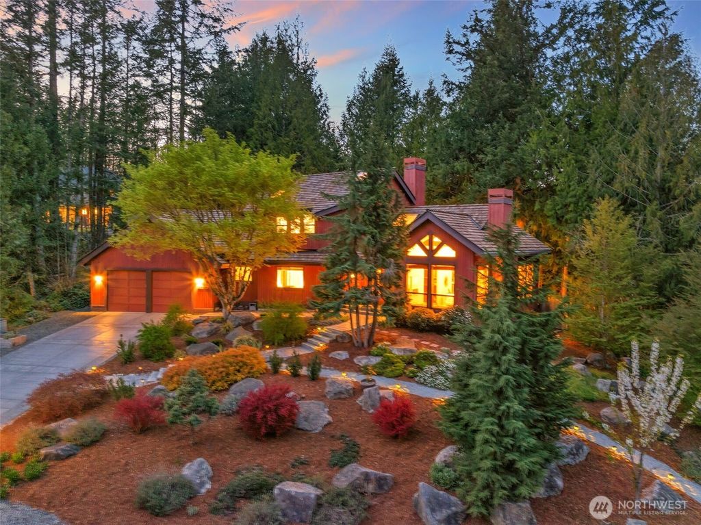 Photo of 26028 SE 29th Street, Sammamish, WA 98075 (MLS # 2359465)