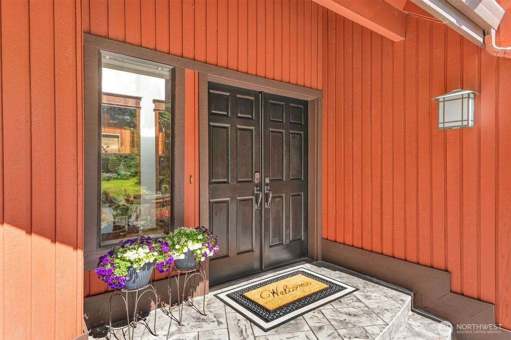 Photo of 26028 SE 29th Street, Sammamish, WA 98075 (MLS # 2359465)