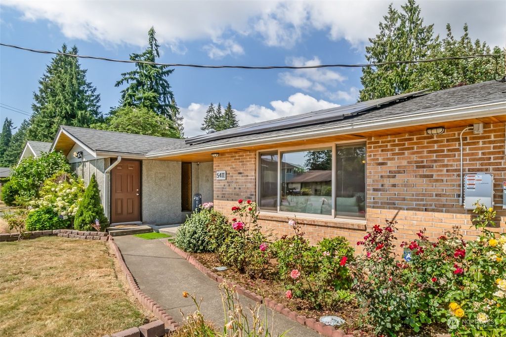 Photo of 5411 76th Place NE, Marysville, WA 98270 (MLS # 2276629)