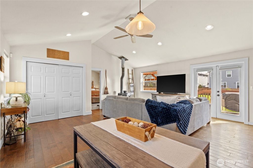 Photo of 2710 16th Avenue NW, Puyallup, WA 98371 (MLS # 2489408)