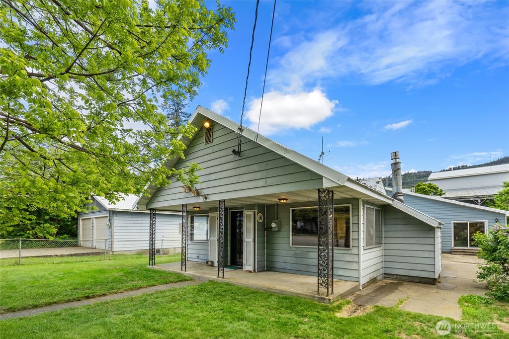 Photo of 410 1st Street, Easton, WA 98925 (MLS # 2528036)