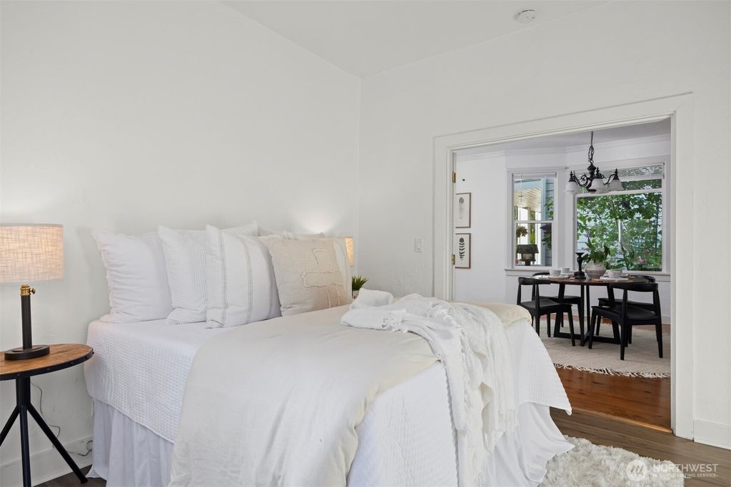 listing image 9369345627952796975