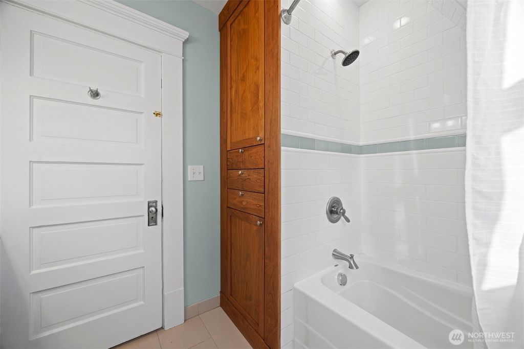 listing image 9369037906489026938