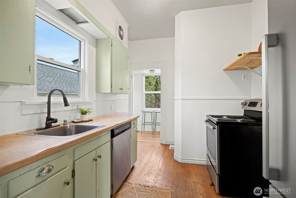 listing image 9369405976160141417