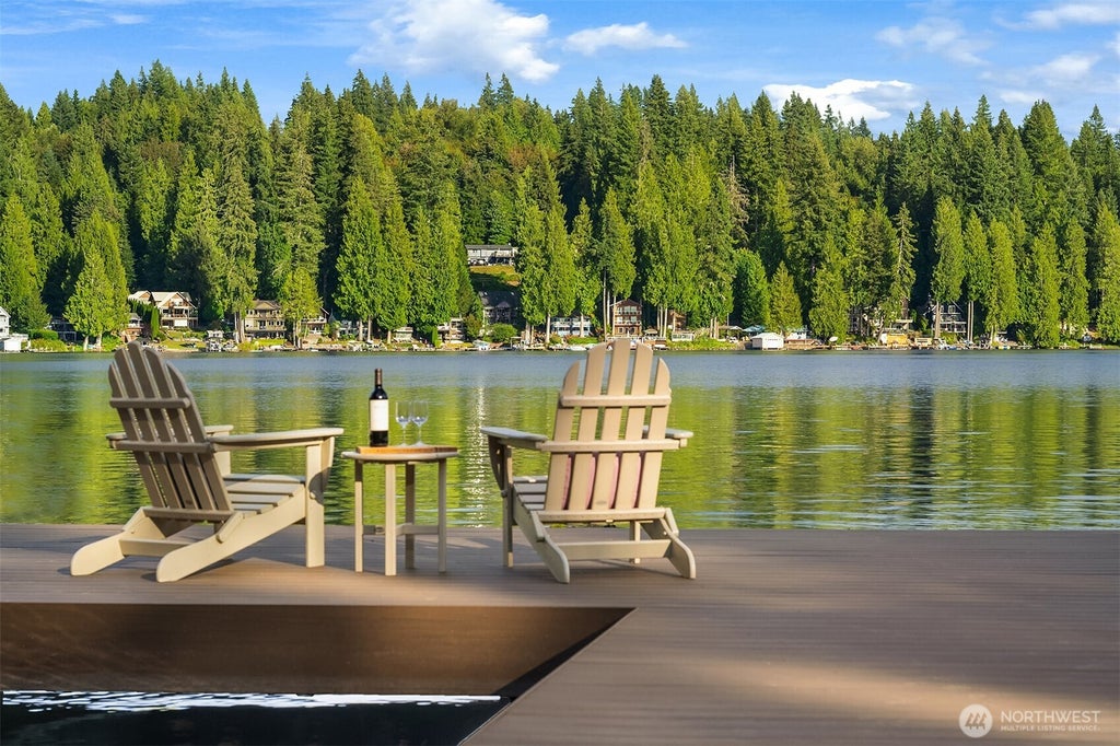 Photo of 3 SW LAKE ROESIGER ROAD RD, Snohomish, WA 98290 (MLS # 2585688)