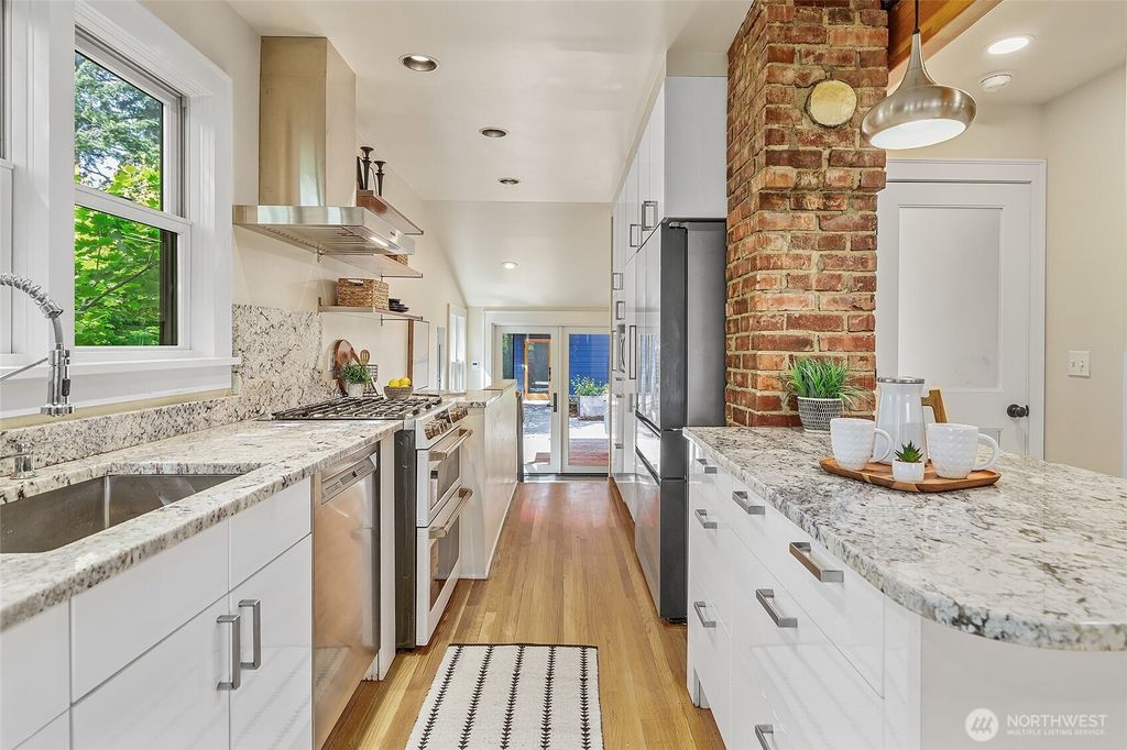 Photo of 1612 NE 75th Street, Seattle, WA 98115 (MLS # 2381555)