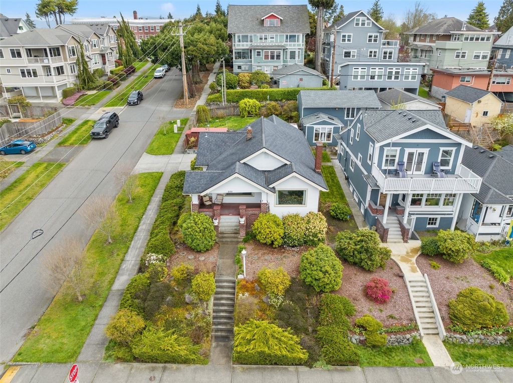 Photo of 2101 Grand Avenue, Everett, WA 98201 (MLS # 2059664)