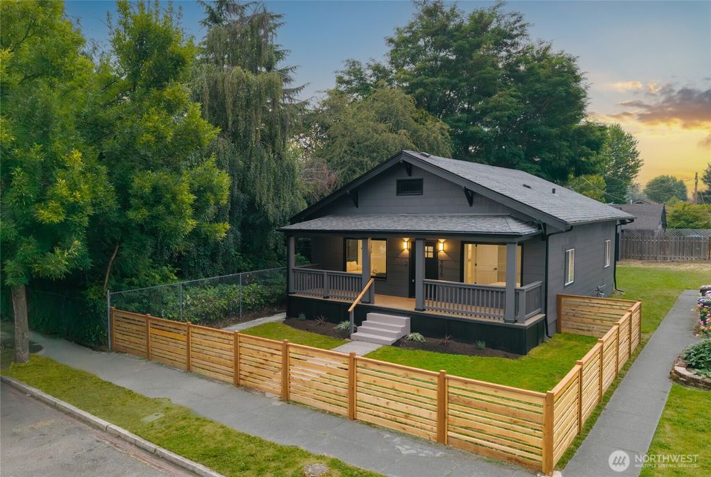 Photo of 4015 S Yakima Avenue, Tacoma, WA 98418 (MLS # 2557853)