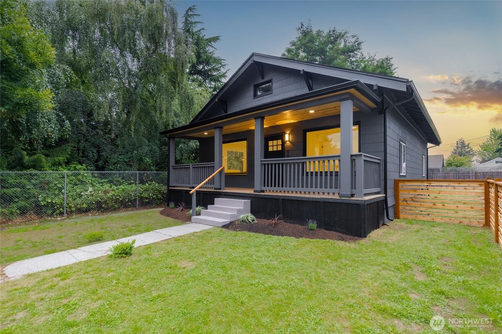 Photo of 4015 S Yakima Avenue, Tacoma, WA 98418 (MLS # 2557853)