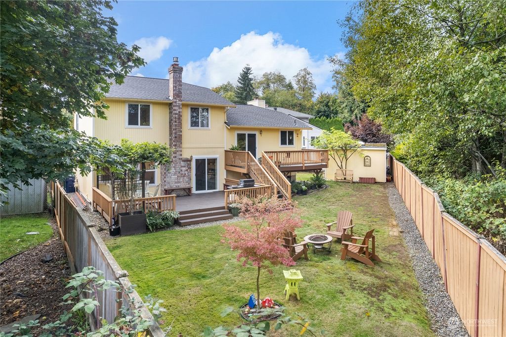 Photo of 1704 SW 323rd Street, Federal Way, WA 98023 (MLS # 2174095)