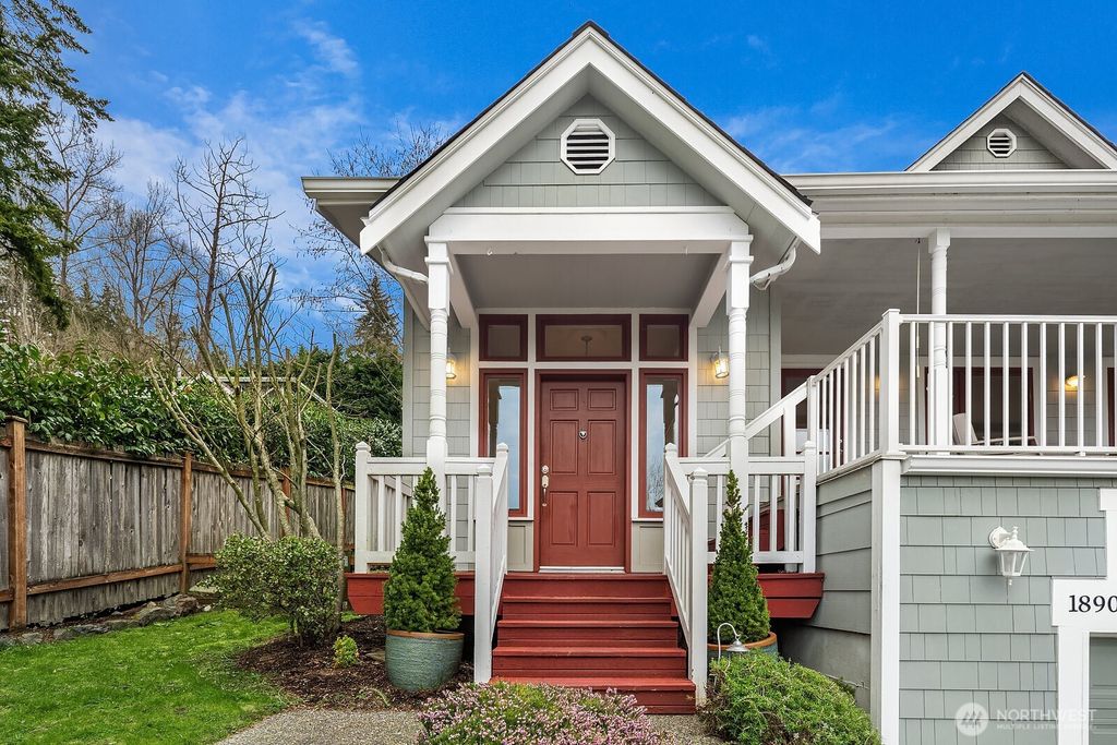 Photo of 18904 82nd Avenue NE, Kenmore, WA 98028 (MLS # 2347126)